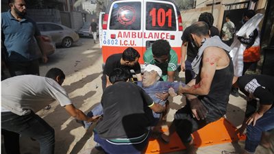 الهلال الأحمر الفلسطيني: توقف سيارات الإسعاف يهدد بكارثة صحية وشيكة فى غزة