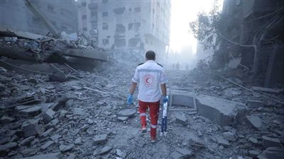 الهلال الأحمر الفلسطيني: نواصل إنقاذ الأرواح رغم القصف الإسرائيلي العشوائي