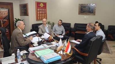 سكرتير عام محافظة بني سويف يتابع خطة تطوير أداء مركز الحاسب الآلي