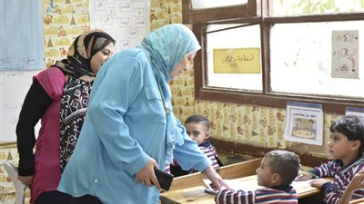 وكيل تعليم بني سويف تتابع انتظام الدراسة وتوجه بتوفير مناخ آمن للامتحات