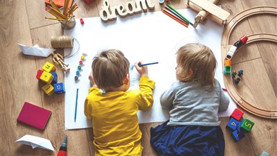 «مزج ألوان وإلقاء وقوة ملاحظة».. 6 ألعاب تعليمية للأطفال بمختلف أعمارهم 