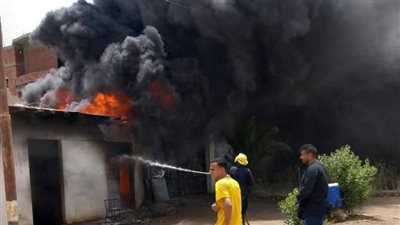 الحماية المدنية تسيطر على حريق هائل بطرمبة وقود في العدوة بالمنيا