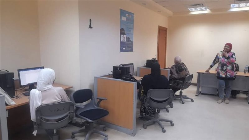 جانب من الندوة