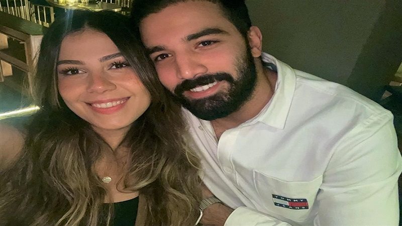 حازم إيهاب وزوجته