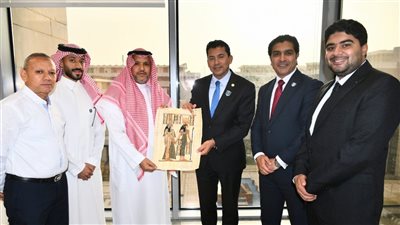وزير الرياضة يشيد بجهود الاتحاد الدولي للميني فوتبول في تطوير اللعبة 