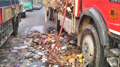 السيطرة على حريق في سيارة محملة بالكراتين أعلى الطريق الإقليمي بالموفية