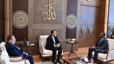 مدبولى: الصادرات غير البترولية شهدت نموًا بحوالي 33% خلال الأشهر التسعة الأولي