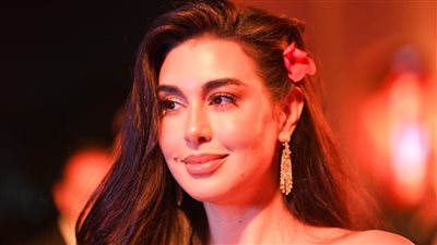 أبرزهم ياسمين عبد العزيز .. وصول أبطال و صُناع فيلم 