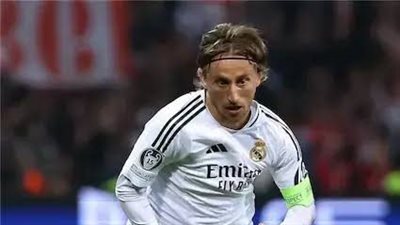 مودريتش مستعد لتخفيض راتبه للبقاء لموسم آخر مع ريال مدريد