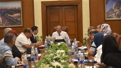 محافظ بورسعيد يعقد اجتماعًا لمتابعة تنفيذ خطة رفع كفاءة وصيانة الحدائق العامة