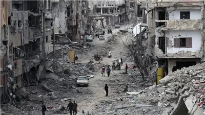 غارات إسرائيلية مكثفة على خان يونس ومقتل قيادي بارز في المقاومة