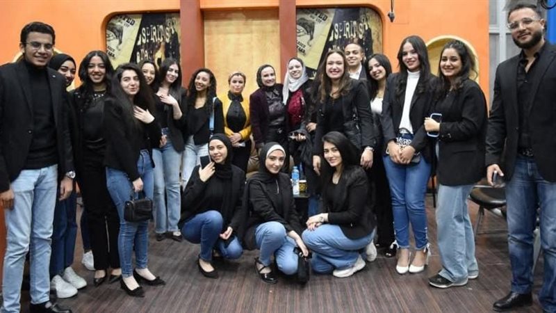 طلاب «إعلام القاهرة»