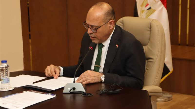 وزير العمل