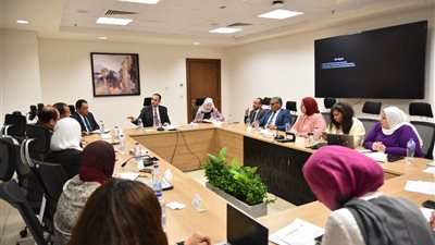 نائب وزير الصحة يتابع ميكنة خدمات الغسيل الكلوي ومشروع الرعايات والحضانات