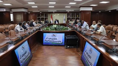 نائب محافظ بني سويف يستعرض الفرص الاستثمارية المتاحة بالمراكز