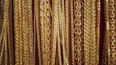 تراجع عيار 21 الآن.. سعر الذهب اليوم 2025/5/19 في الأسواق بختام التعاملات