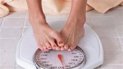 خبير تغذية يحذر: هذا الطعام “الصحي” لا يجب تناوله أبدًا قبل النوم!