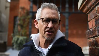 بسبب فيديو «فار» الصهيونية.. أشهر مذيعي BBC يغادر منصبه