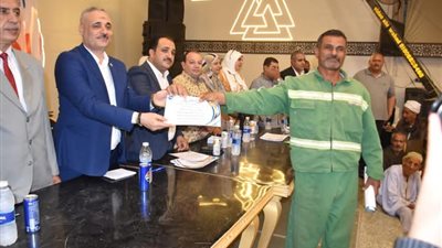 مستقبل وطن بإهناسيا يُكرم 500 عاملا وعاملة في احتفالية عيد العمال