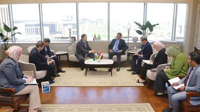 وزير الزراعة يبحث مع سفير اوزبكستان تعزيز أوجه التعاون في المجال الزراعي