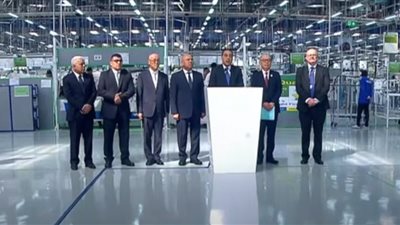 رئيس الوزراء : «إس أى وايرنج » وفرت12ألف فرصة عمل  