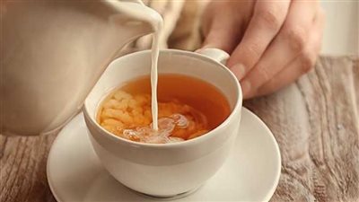 كوب من الشاي بالحليب: بين الفوائد الصحية والتحذيرات ماذا يقول العلم؟