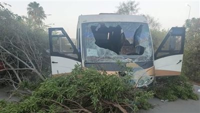 نجاة طلاب مدرسة خاصة من حادث تصادم الأتوبيس بملاكي بالتجمع الأول| صور 