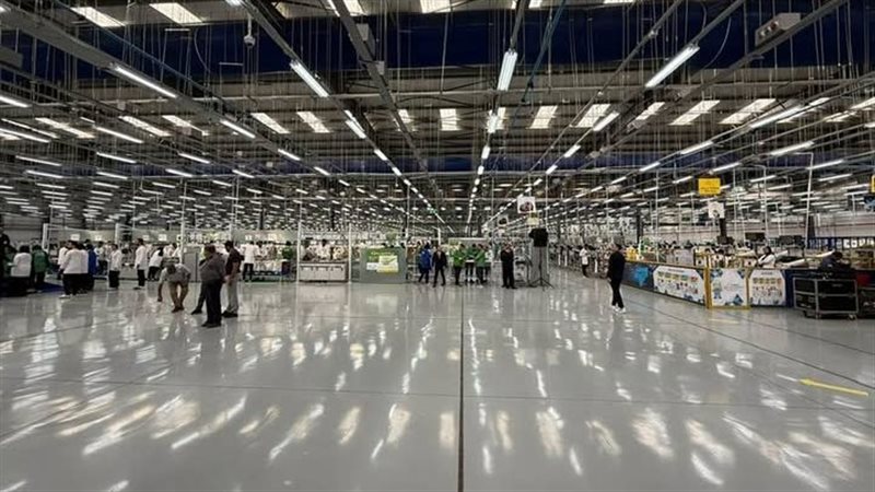 مصنع شركة  إس أى