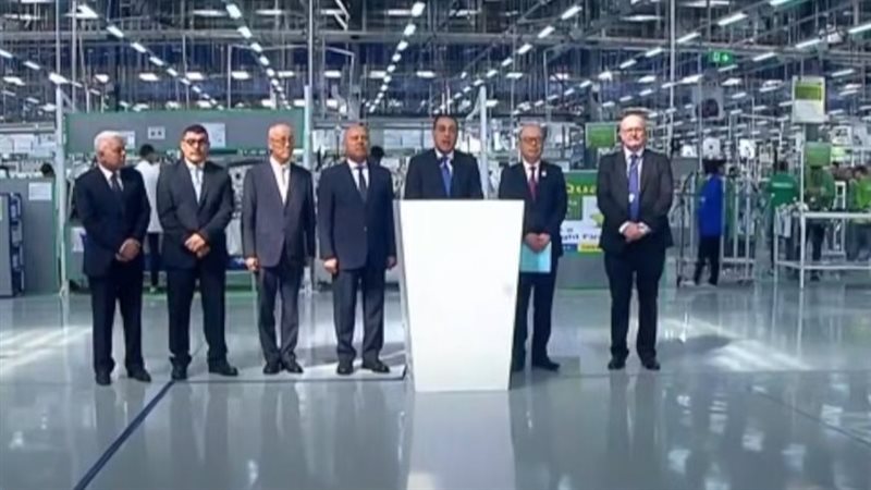 رئيس الوزراء يفتتح