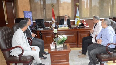 بدء تطوير خط المياه الرئيسي بشارع الجلاء.. ومحافظ الغربية يتابع ميدانيا