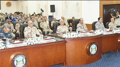  وزير الدفاع: القوات المسلحة جاهزة للتصدي لأية تهديدات في الاتجاه الغربي