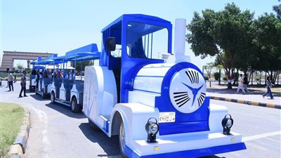 رئيس جامعة سوهاج يستقل الطفطف ويوجه بتخصص مقاعد لذوي الهمم وكبار السن