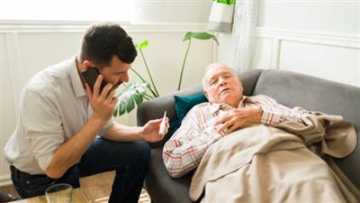 أمراض الشيخوخة بعد السبعين.. علامات مبكرة لا يجب تجاهلها 