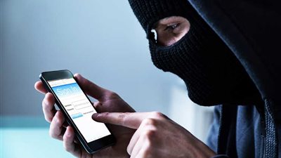 أبرزها استنزاف البطارية بسرعة.. 5 علامات تحذيرية تشير إلى أن هاتفك مراقب