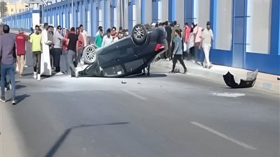 إصابة شخص في حادث انقلاب سيارة ملاكي بطريق صلاح نسيم بالسويس