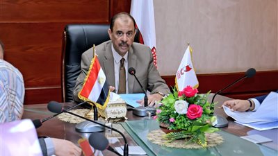 محافظ سوهاج يحيل واقعة مخالفات توريد كاميرات مراقبة للنيابة العامة والنيابة