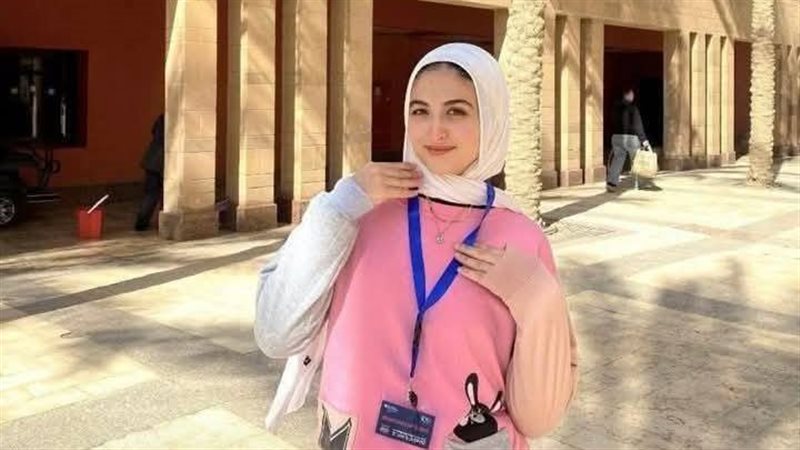 الطالبة سارة