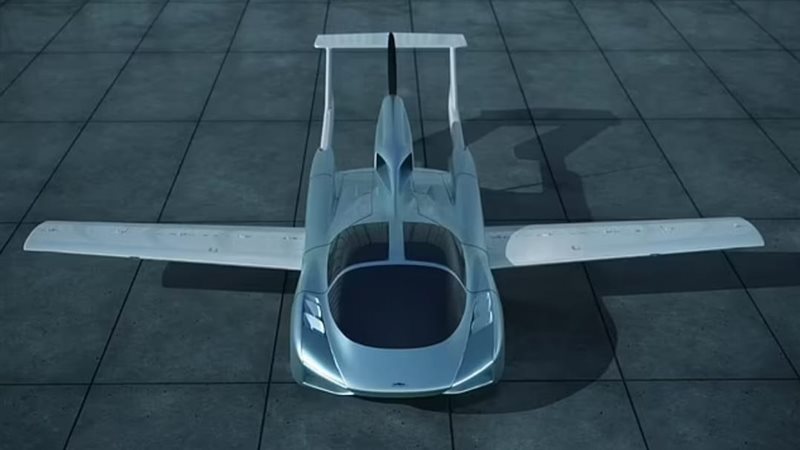 السيارة الطائرة