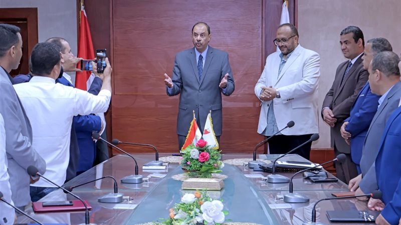 محافظ سوهاج خلال