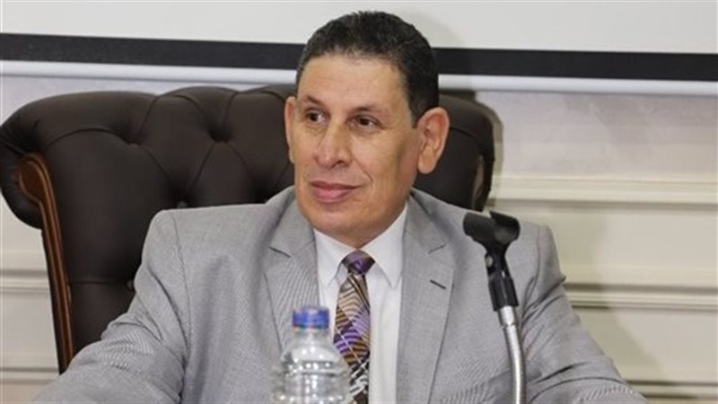 الدكتور عبد الناصر