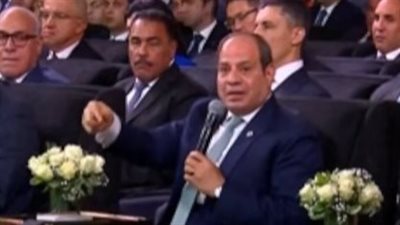  السيسي:  المسؤولون يعملون ليل نهار لدخول الـ500 ألف بسيناء الخدمة 