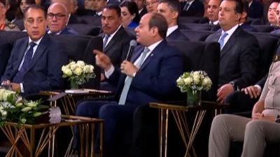الرئيس السيسي: السكة الحديد اللي بيعملها كامل الوزير لازم يكون لها قيمة 