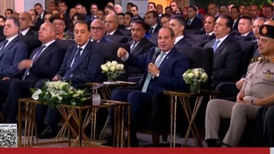 الرئيس السيسي يتفقد المشروع الجديد لمدينة مستقبل مصر الصناعية