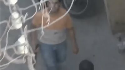 الفيسبوك سجنه.. القبض على شاب لوح بسلاح أبيض وسب سيدة بدمياط 