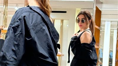 هيفاء وهبي تتألق بإطلالة كاجوال أنيقة بكعب عال راحة وأناقة معا