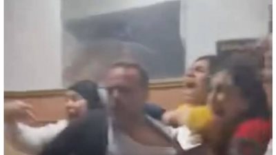 ضبط صاحبة بيوتي سنتر شهير بالمحلة و6 سيدات بتهمة الاعتداء على محامٍ