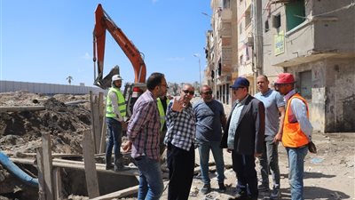 رئيس مياه دمياط يتفقد مشروعات “حياة كريمة” ويتابع معدلات التنفيذ بالمحطات