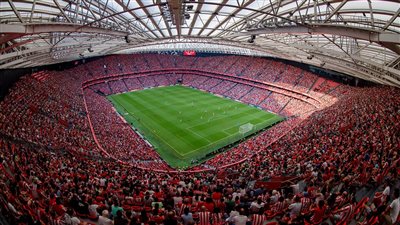 على ملعب سان ماميس.. مانشستر يونايتد يعلن قائمته أمام توتنهام بنهائي أوروبا