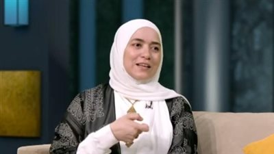 كفارة اليمين بين الإطعام والصيام.. دينا أبو الخير توضح الحكم الشرعي