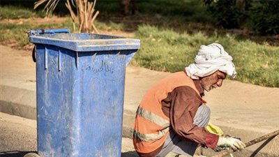 شهيد لقمة العيش.. وفاة عامل نظافة في حادث مأساوي بالعجوزة